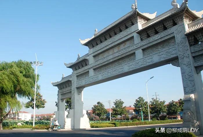 长江村分金分银，共同富裕，家家住别墅，人人有股份，户户有存款