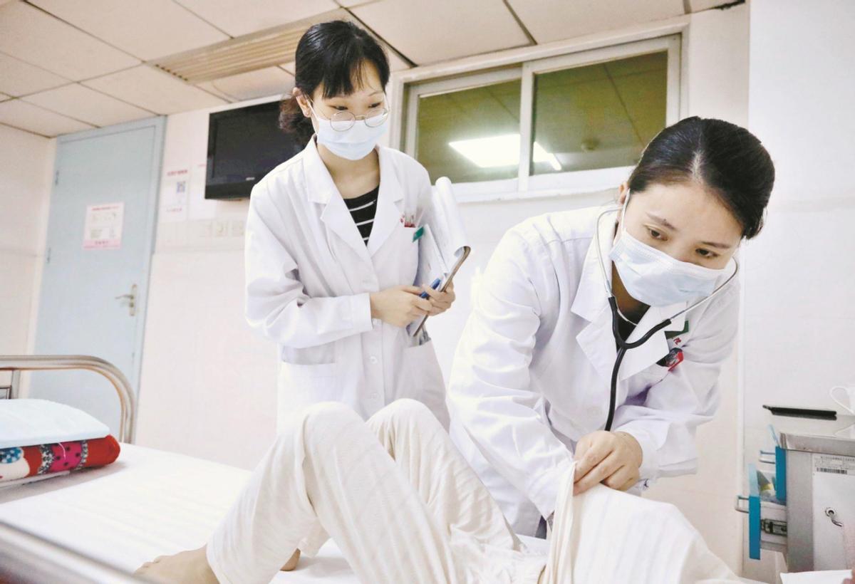 19岁少女便秘十天排便,女子医院灌肠排出4公斤大便