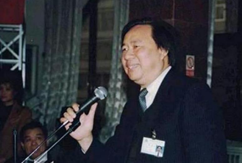 牟其中讲84年赚了1500万,牟其中靠中间商起家