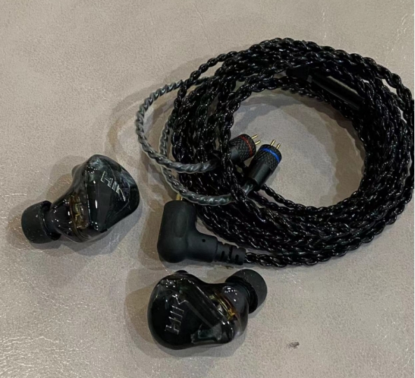 怎样选择一款高品质音频有线耳机,适合人声的头戴式耳机推荐