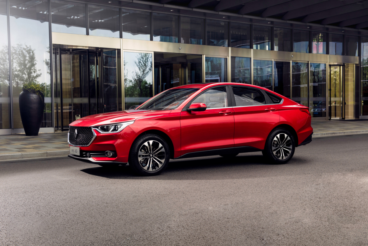 宝骏哪一款车型上装2.0发动机,宝骏的发动机和五菱的一样吗