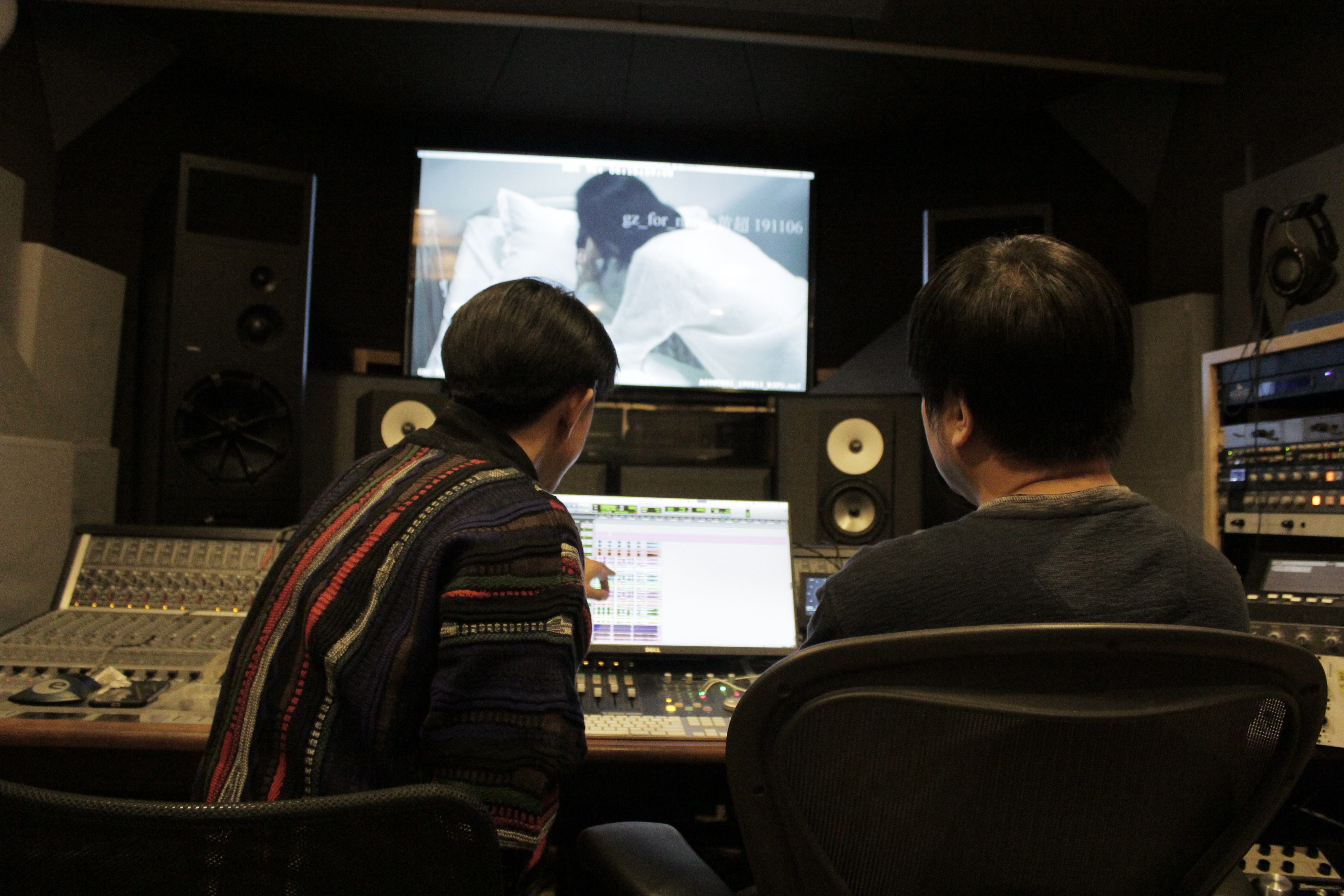 电影音乐中主题音乐的功能作用,电影中的音乐元素有怎样的作用