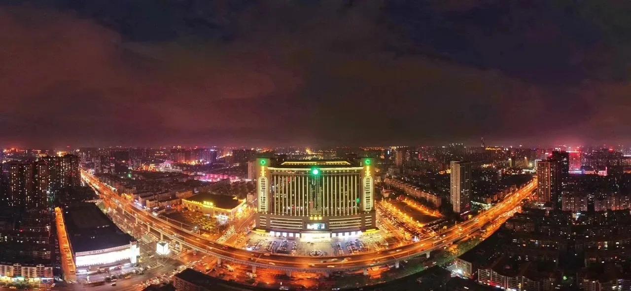 没有淡季的城——宇宙中心万家丽