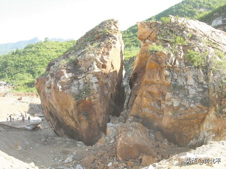 岫岩满族自治县哈达碑镇玉石村,辽宁鞍山最大的玉石