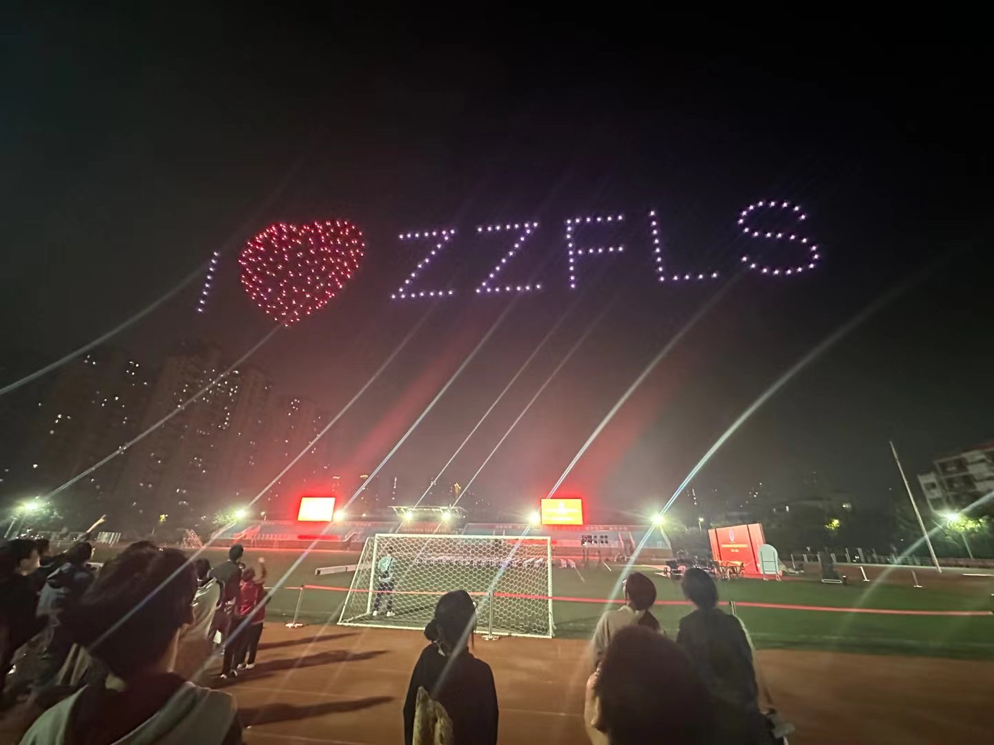 无人机校庆表演,校庆无人机表演视频