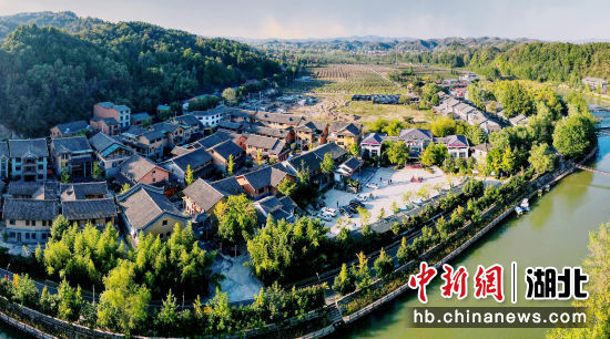 湖北十堰共绘乡村振兴新画卷,谷城南河流域乡村振兴