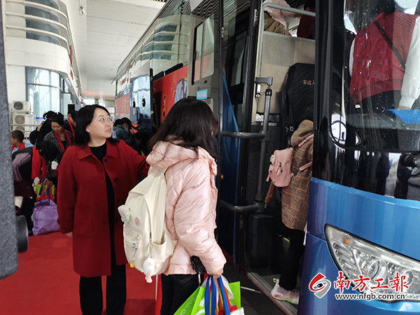 工会的社会化工作者累不累,工会专职工作者累吗