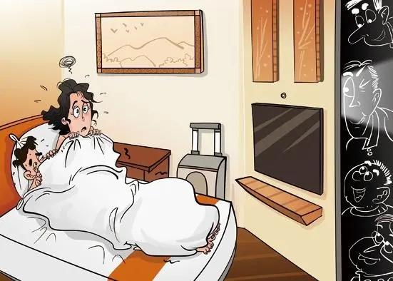 男生送的化妆镜有摄像头,男性朋友寄来了化妆镜