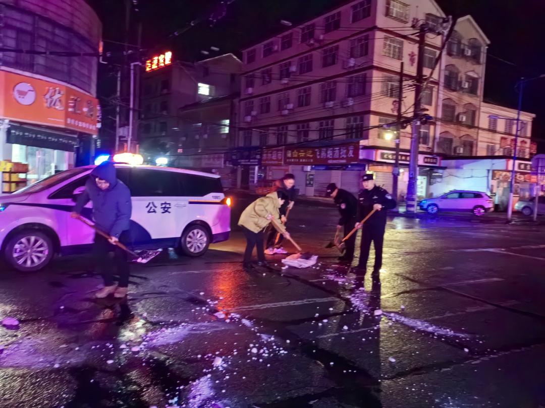 以更细举措落实防范任务,落实好各项防范措施和应急机制