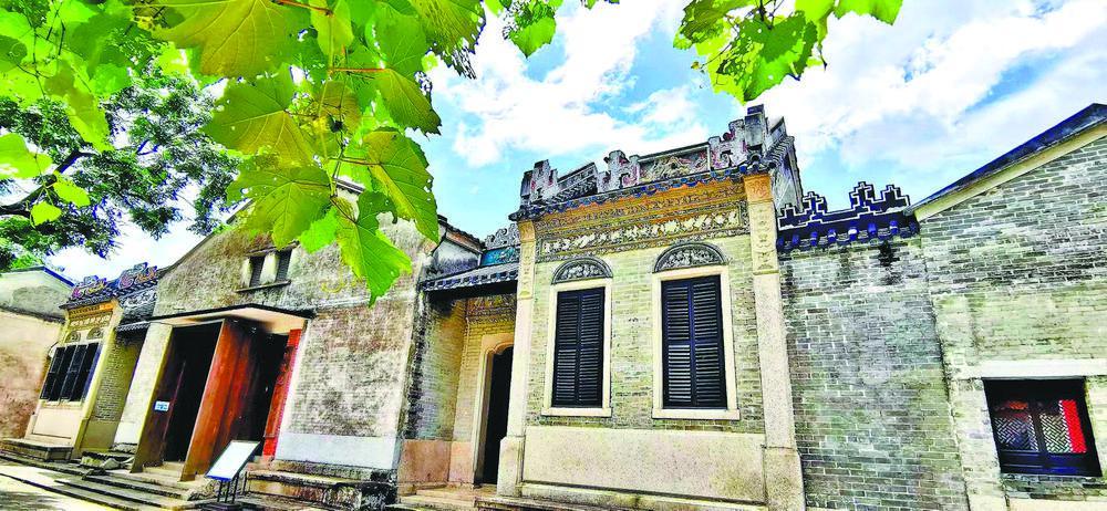 鍗庝鲸棰嗚闄堣姵,鍗庝鲸闄堣姵