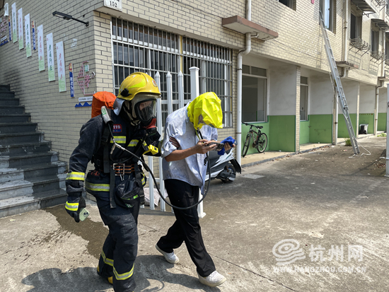 楼道电瓶车起火了怎么办,楼上电瓶车着火怎么处理