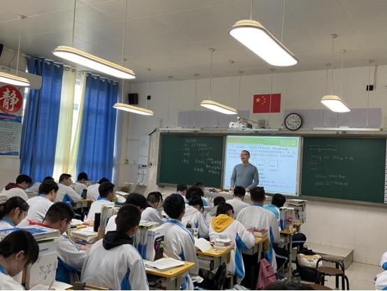 聚焦课堂提升素养,聚焦高效课堂推进教育高质量发展