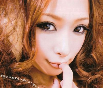 美瞳的爆裂舞台：眼球美容经，疯赚200亿