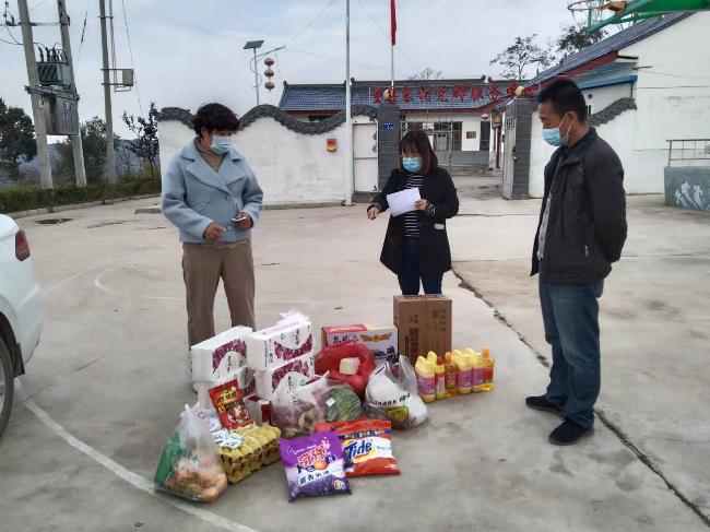 疫情防控驻村值守,疫情防控一线守护村民平安