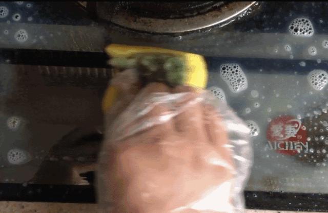 租房油烟机清洗全过程,出租房抽油烟机清洗小妙招