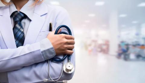 竹签扎进手指一厘米,竹签刺扎进大拇指拿不出来怎么办