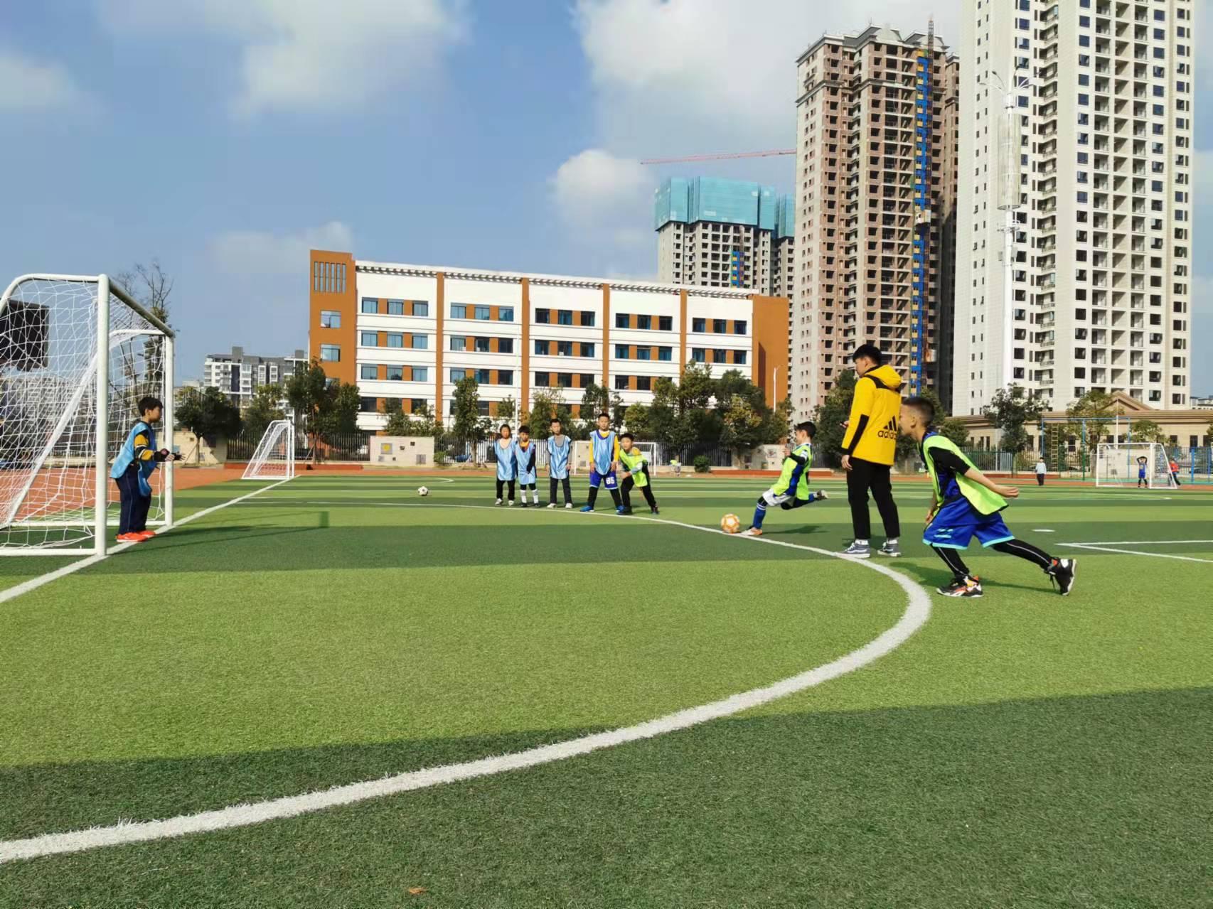 欧城小学孩子走丢,欧城小学足球特色学校