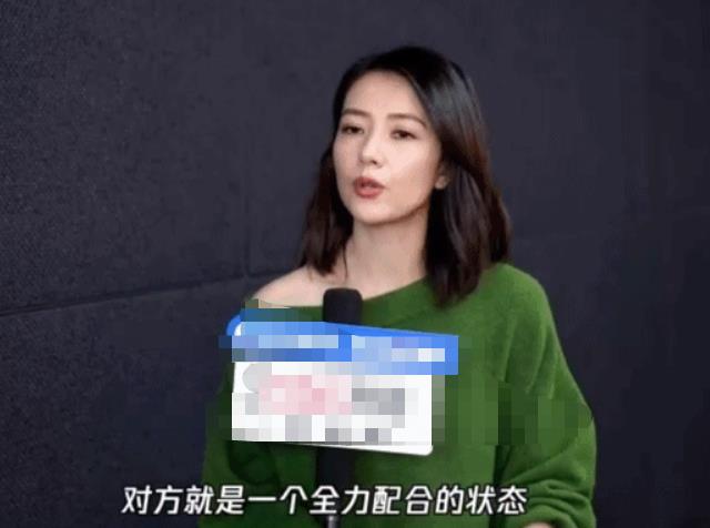 高圆圆沙滩写真曝光,身材颜值似少女,和赵又廷恩爱诠释“完美伴侣”