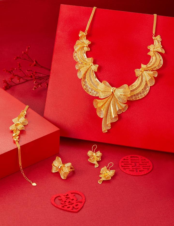 头一回，黄金珠宝也有了年货节！本周末去银泰百货灵灵市面