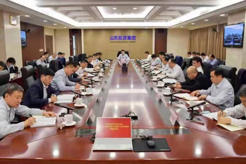 高扬党的旗帜奋进新的征程,高扬旗帜守正创新