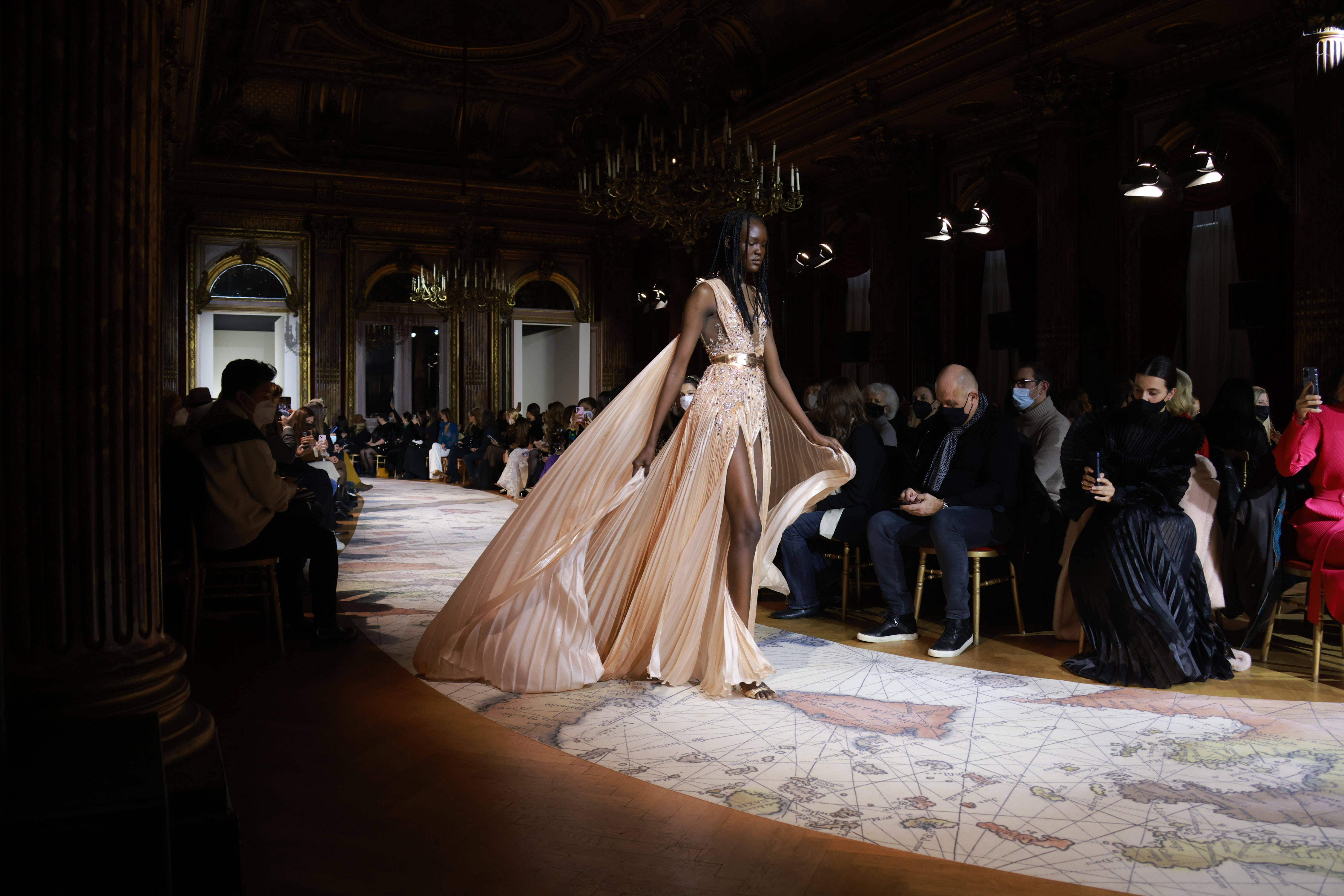 巴黎时装周2024高定,巴黎时装周2022高定