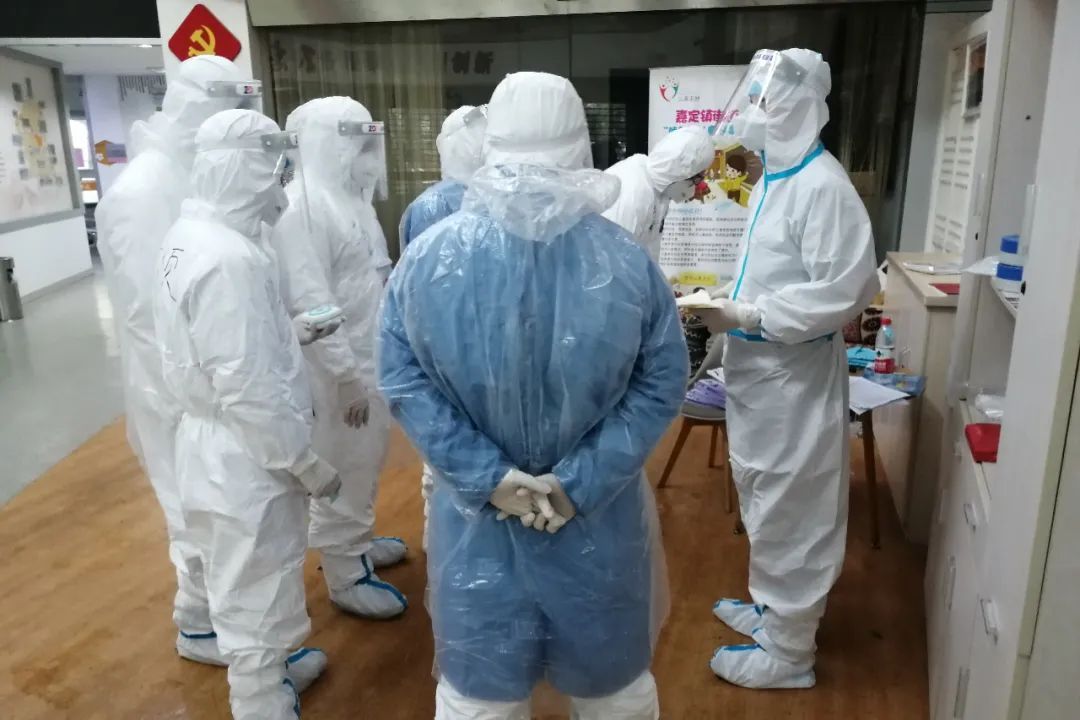 疫情防控解除社区封控,疫情防控的封控和管控有何区别