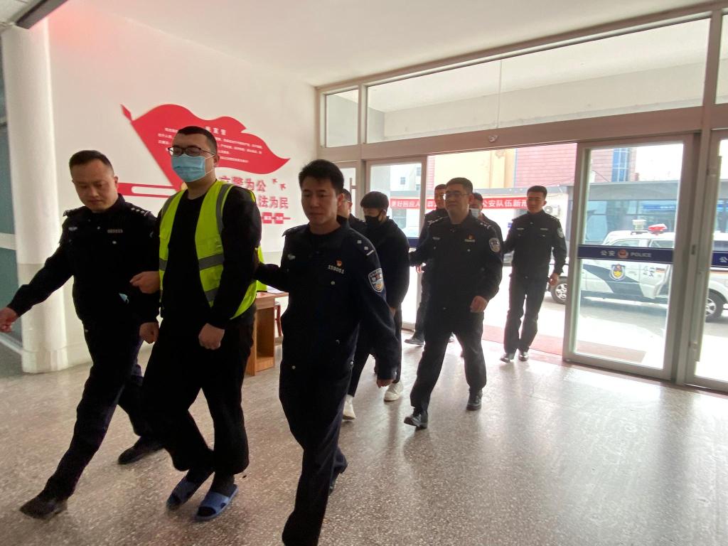 电脑变零食、名猫变病猫、手机变赝品……挂羊头卖狗肉！这些网购陷阱要注意