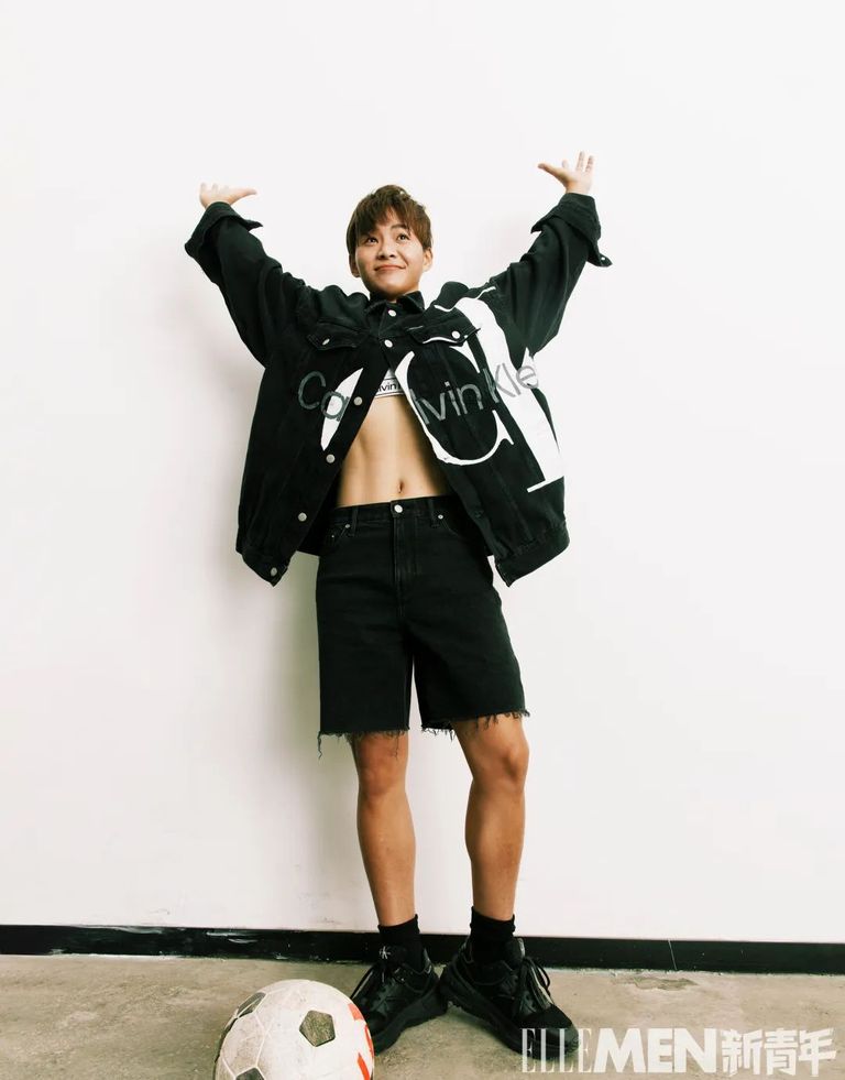 王霜是怎么爱上足球的,王霜进校园青少年足球