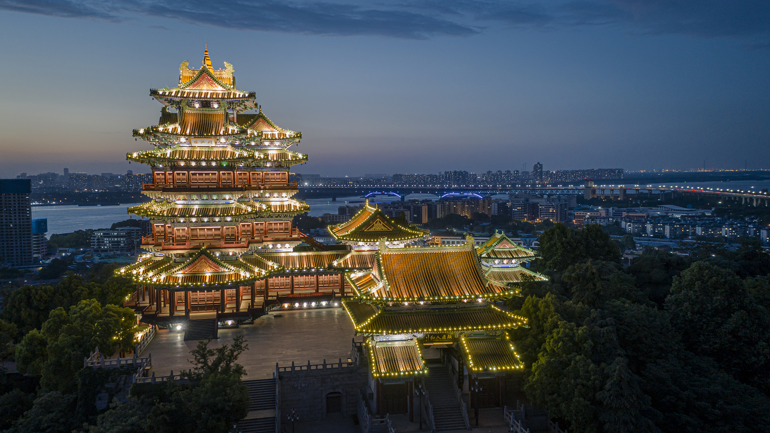 行长江,探文脉|古都南京,跨越千载的长江之歌