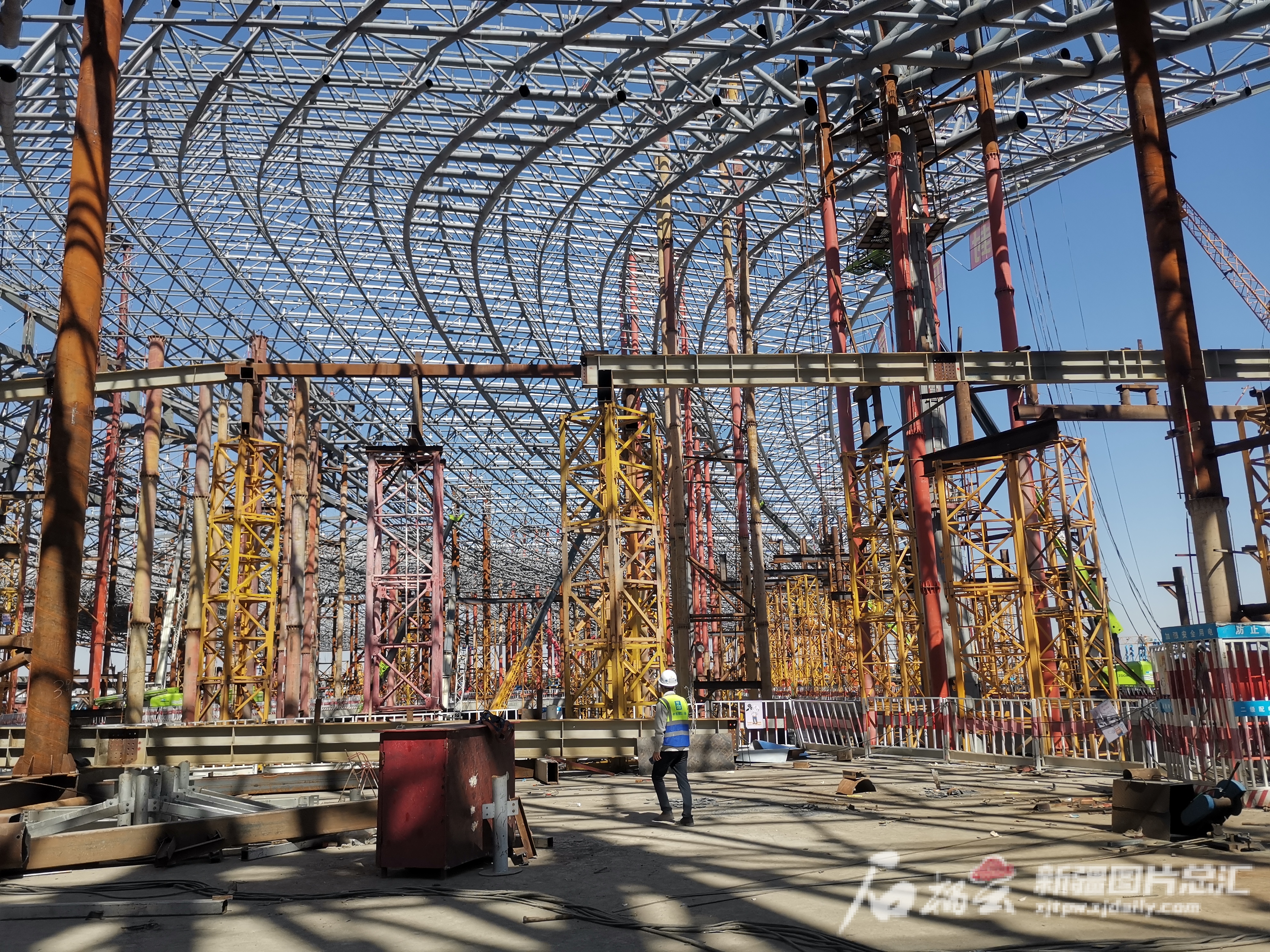 乌鲁木齐机场飞行区改扩建09标段,乌鲁木齐国际机场改扩建新闻