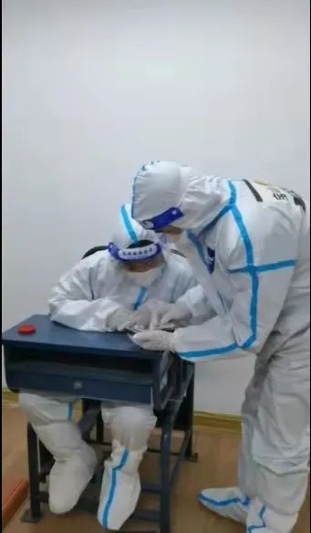 周浦发的鸭子浑身发绿？假的！跑腿小哥与商家串通恶意抬价60%被处罚