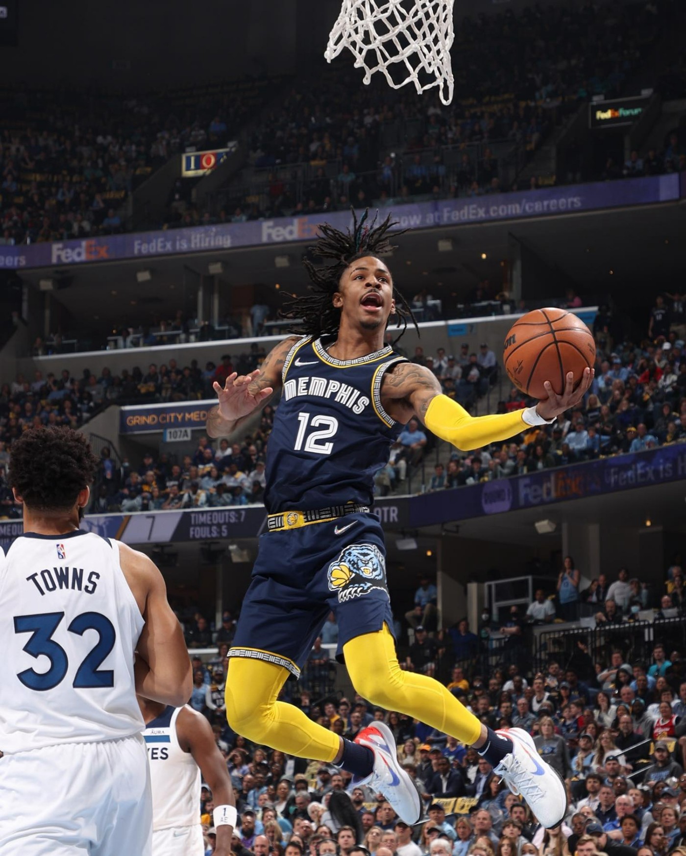 汤神上脚蓝色球鞋,汤神总决赛穿的鞋