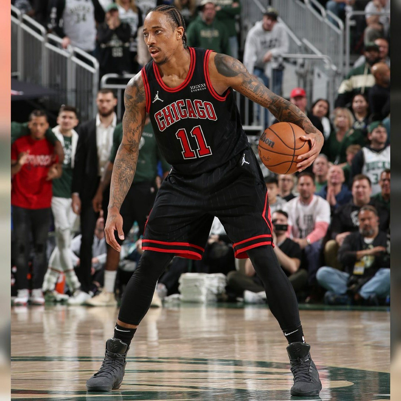 汤神上脚蓝色球鞋,汤神总决赛穿的鞋