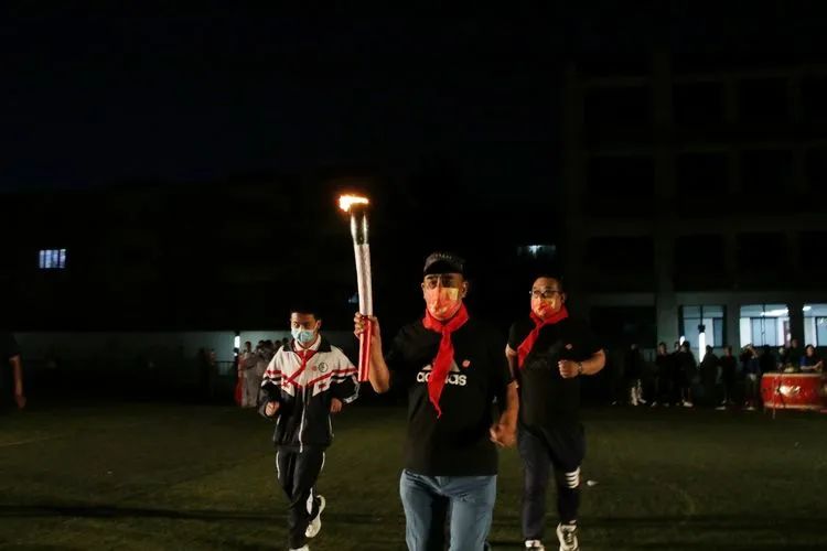 五秩芳华守初心自强不息铸辉煌｜德州五中举办2022年庆“六一”篝火晚会暨50周年校庆文艺演出