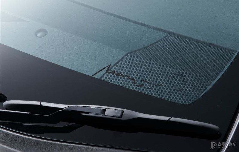 丰田大胡子三厢车,大号丰田轿车