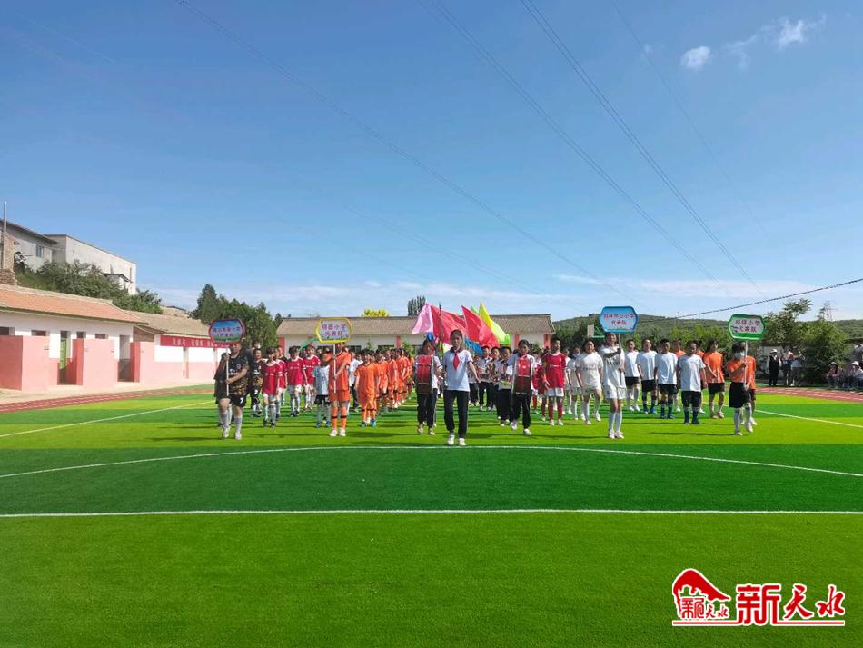 北京科技大学捐款,北京大学足球草坪谁捐的