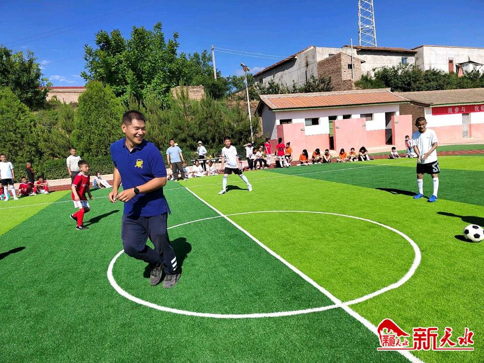 北京科技大学捐款,北京大学足球草坪谁捐的