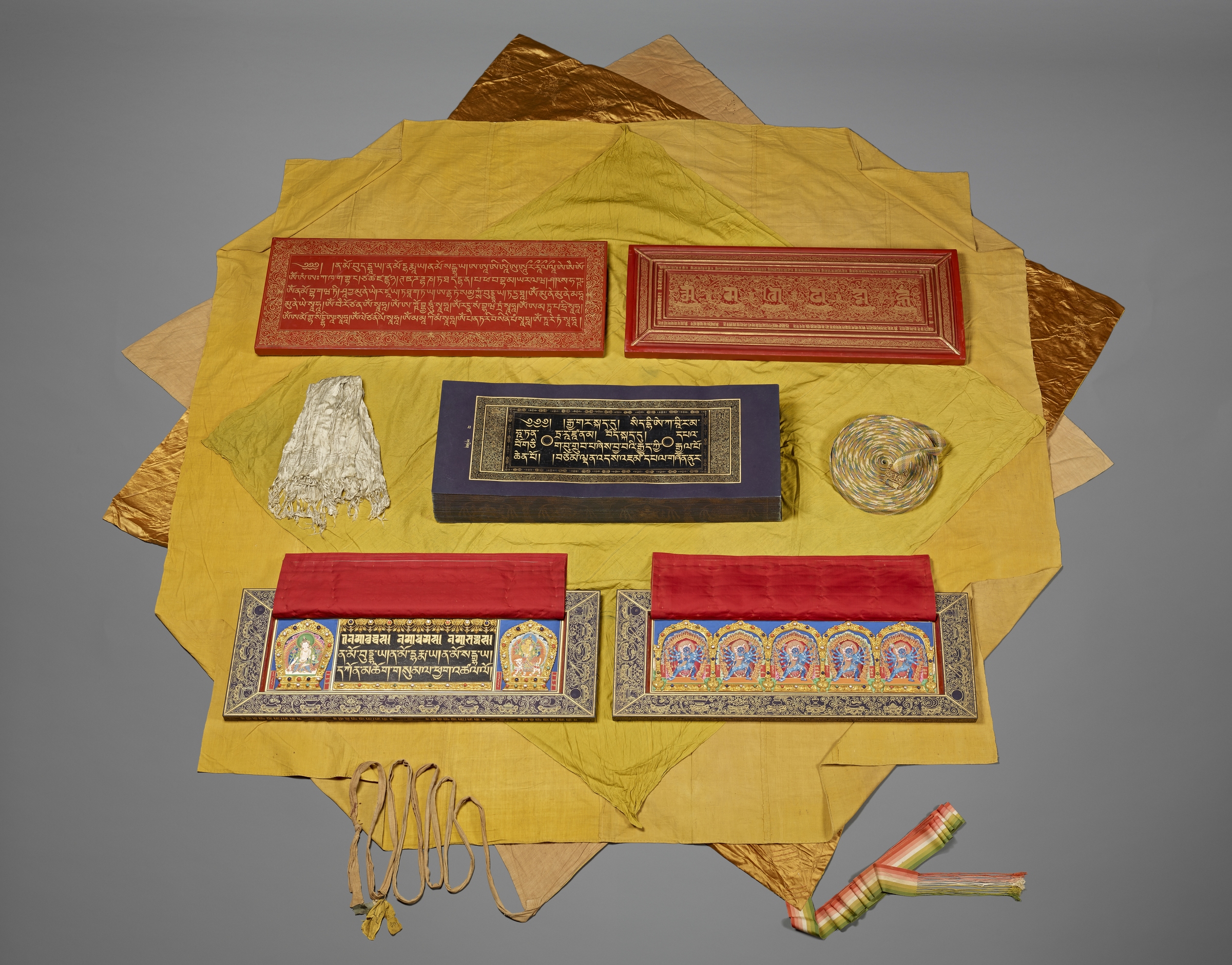 梵䇲与经折：台北故宫新展善本古籍选粹