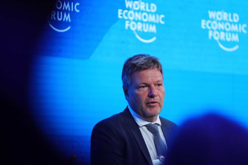 翻脸比翻书快了2倍,翻脸比翻书快从陌生到陌路