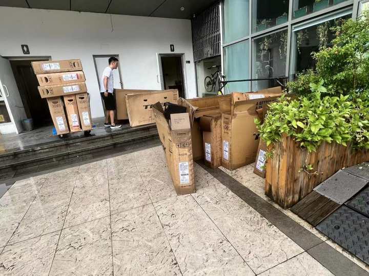 动辄上万一辆，还要等3年才能提车？小时记者调查：自行车真有那么热？