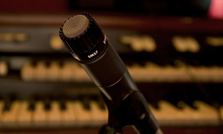 打造家庭录音室设备,家庭简易录音棚需要哪些设备