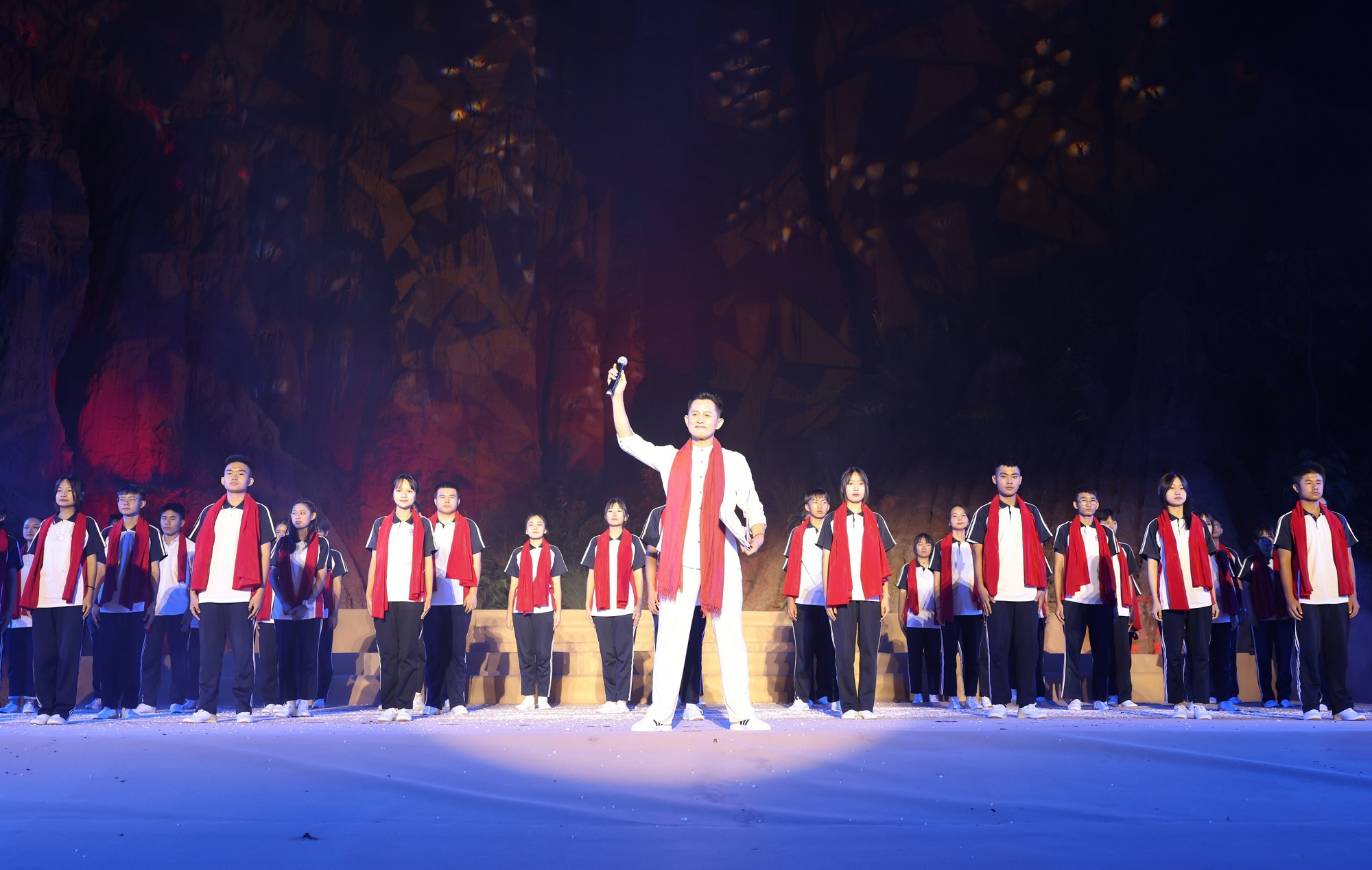 新韵律诗歌梦起东方人类故乡