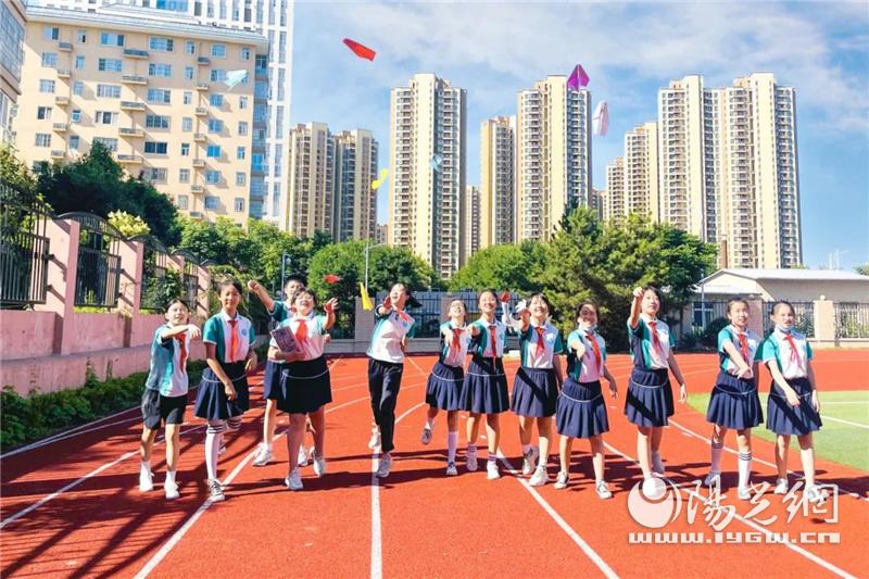 西安市浐灞32小：家门口的好学校