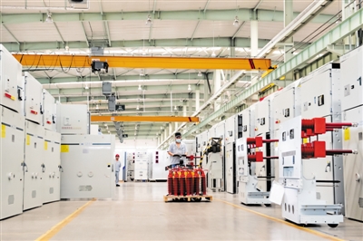 激荡四十年奋进新时代,奋进四十载高歌新时代