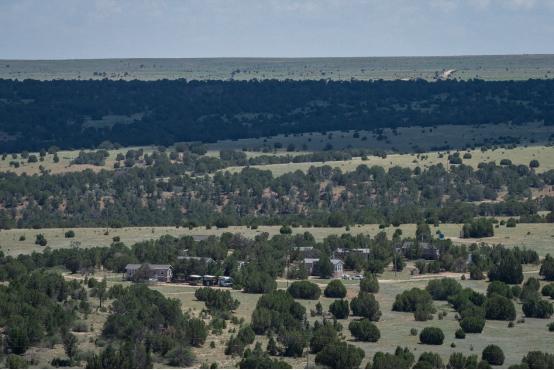 外媒起底一美国末日*教邪**：怂恿信徒自杀，*虐性**未成年少女