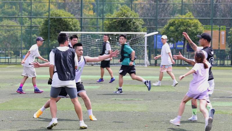 飞盘运动又盘活了,飞盘运动火爆