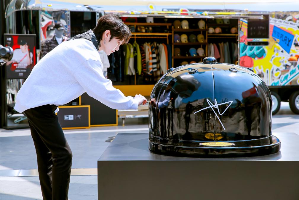 NewEraCapsoul城市限时胶囊店登陆长沙，刘也惊喜空降燃启逐梦「帽」险