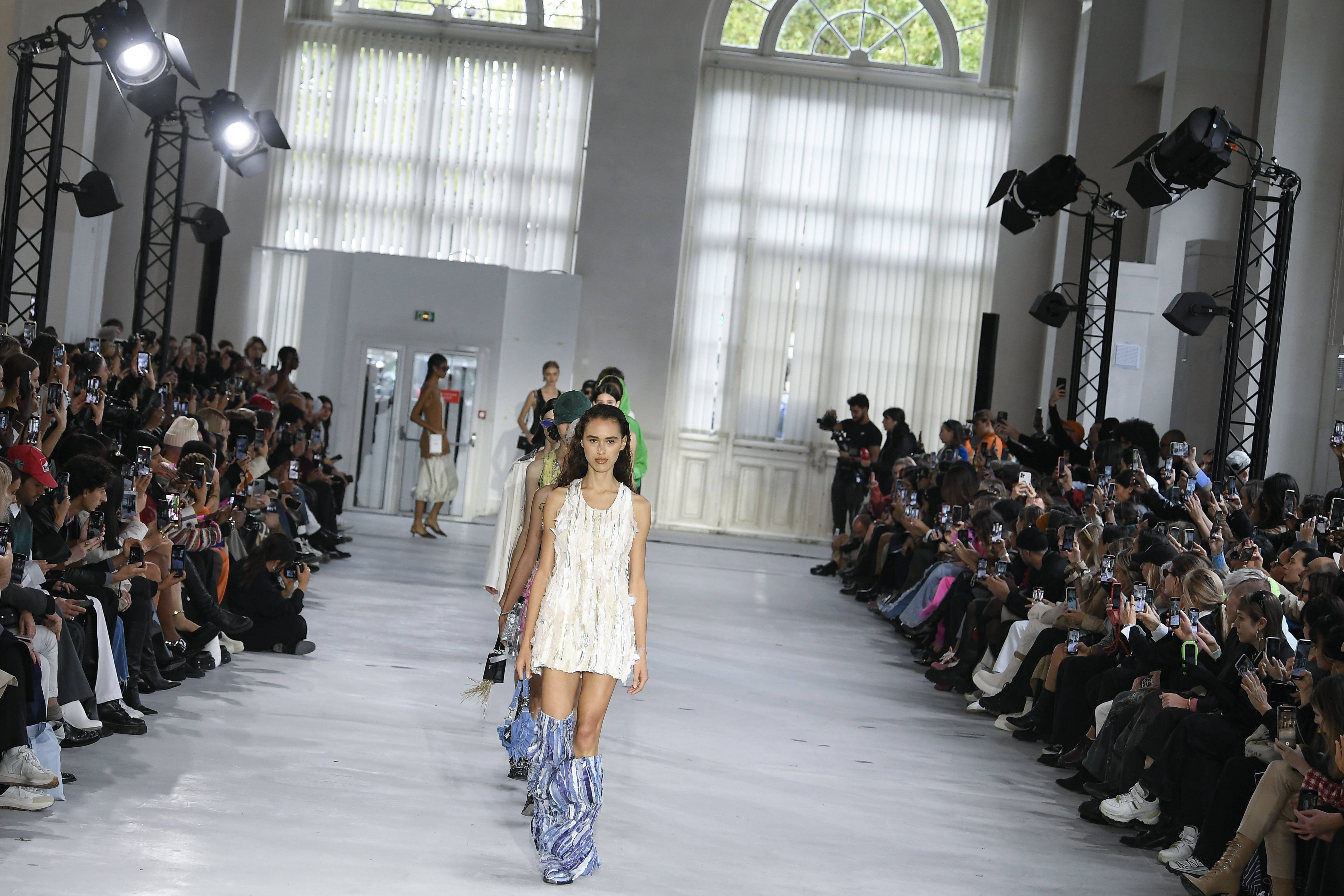 victoriaceretti时装周,victoria春夏2024时装周