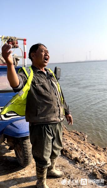 国庆里的丰收季丨盐水田里长甜虾！这个“十一”虾农老谭丰收忙