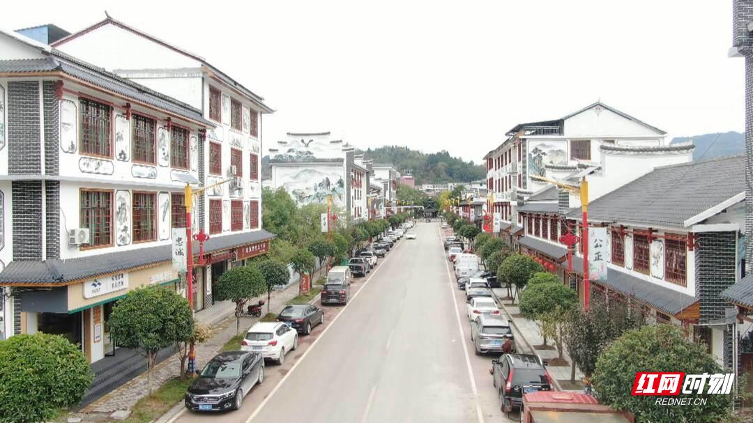 比看促实干实干促发展|“门面担当”越来越靓桑植高速出入口“颜值”升级